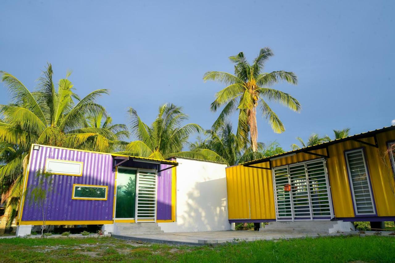 Purple Cube At Lumut Cube Homestay Kontena Exteriör bild