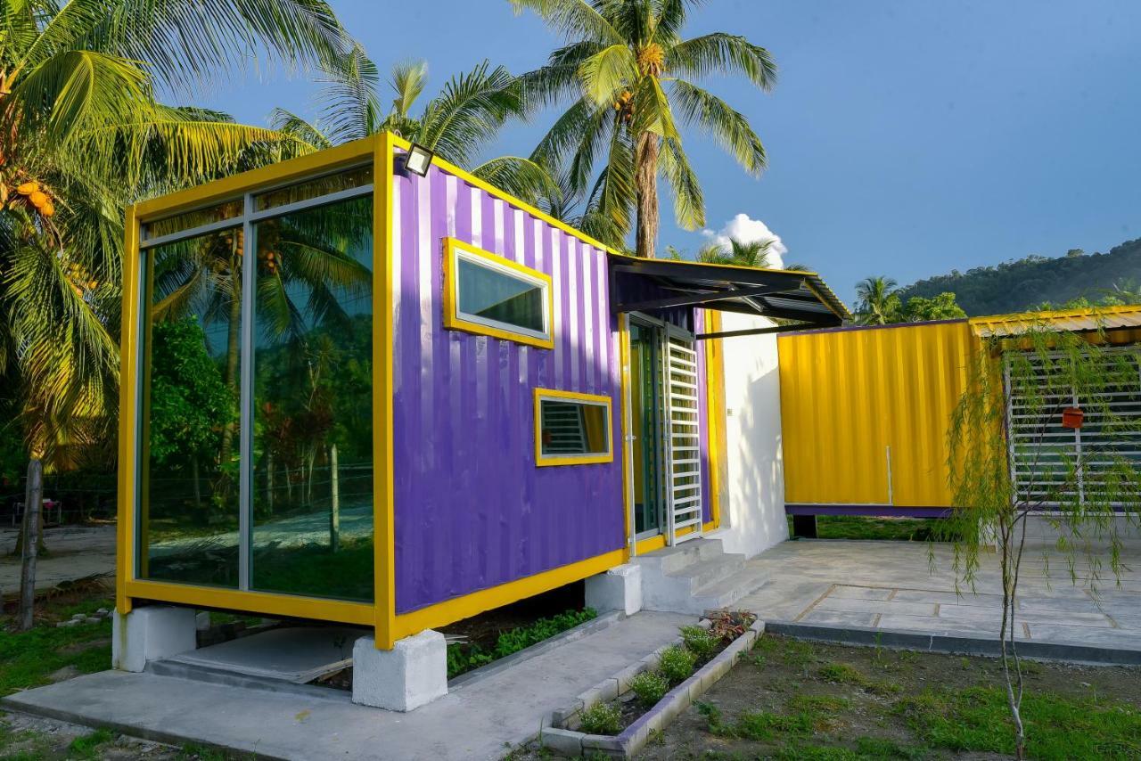 Purple Cube At Lumut Cube Homestay Kontena Exteriör bild
