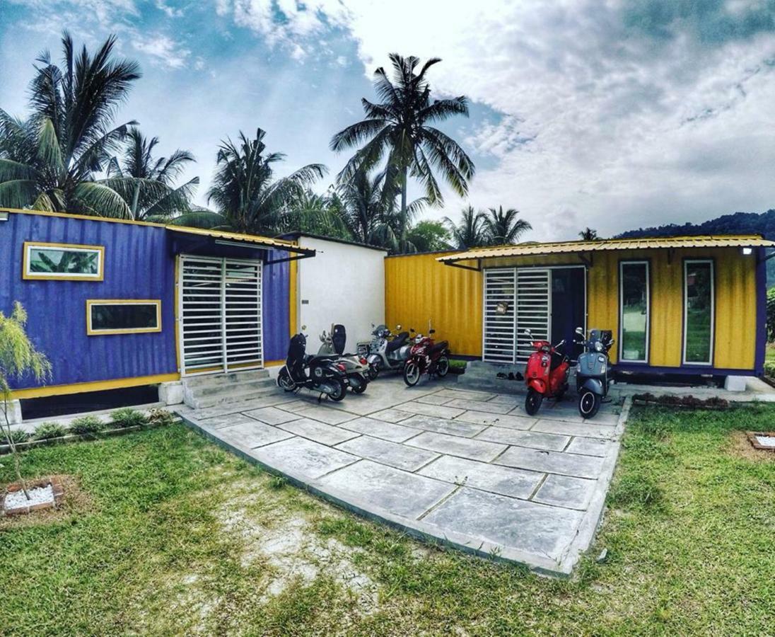 Purple Cube At Lumut Cube Homestay Kontena Exteriör bild